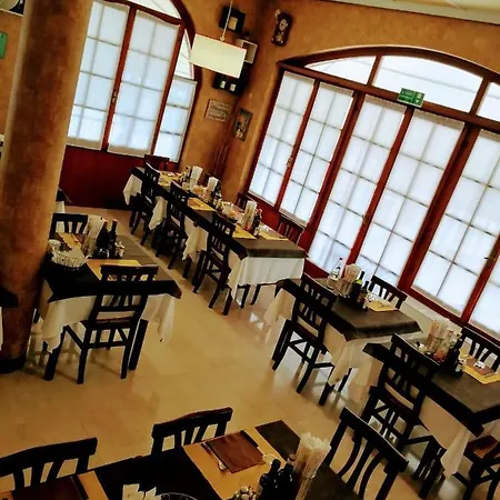 诺沃金朵雅酒店 阿奎泰尔梅