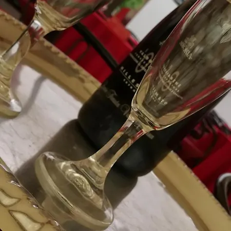 诺沃金朵雅酒店 阿奎泰尔梅